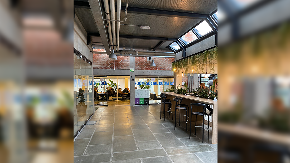 Studerende på fælles opholdssteder på AAU.