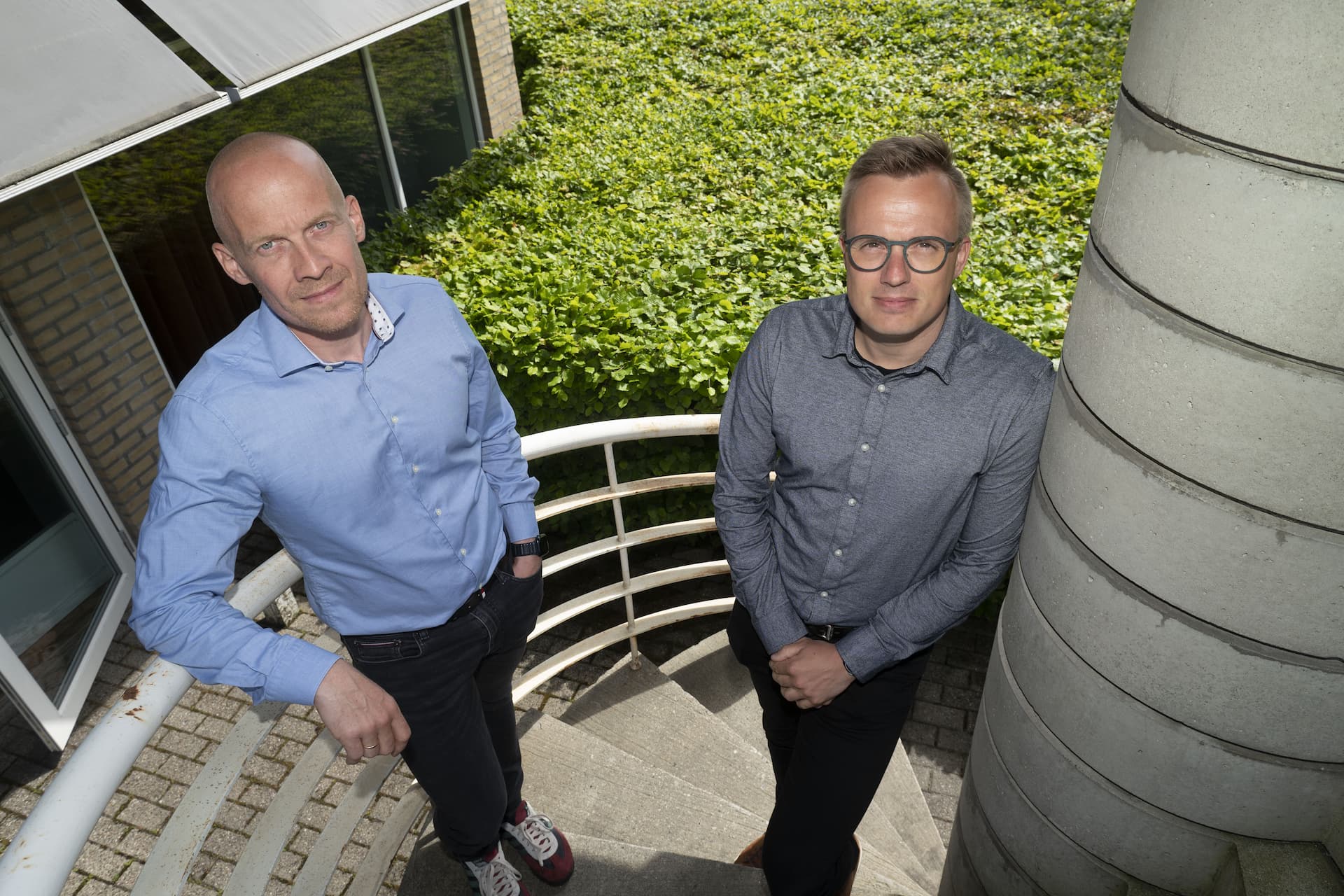 Jesper Hyllen Sørensen og Kim Møller-Rasmussen arbejder på to forskellige supersygehuse. MMT-uddannelsen hjælper dem med at styrke deres kompetencer.