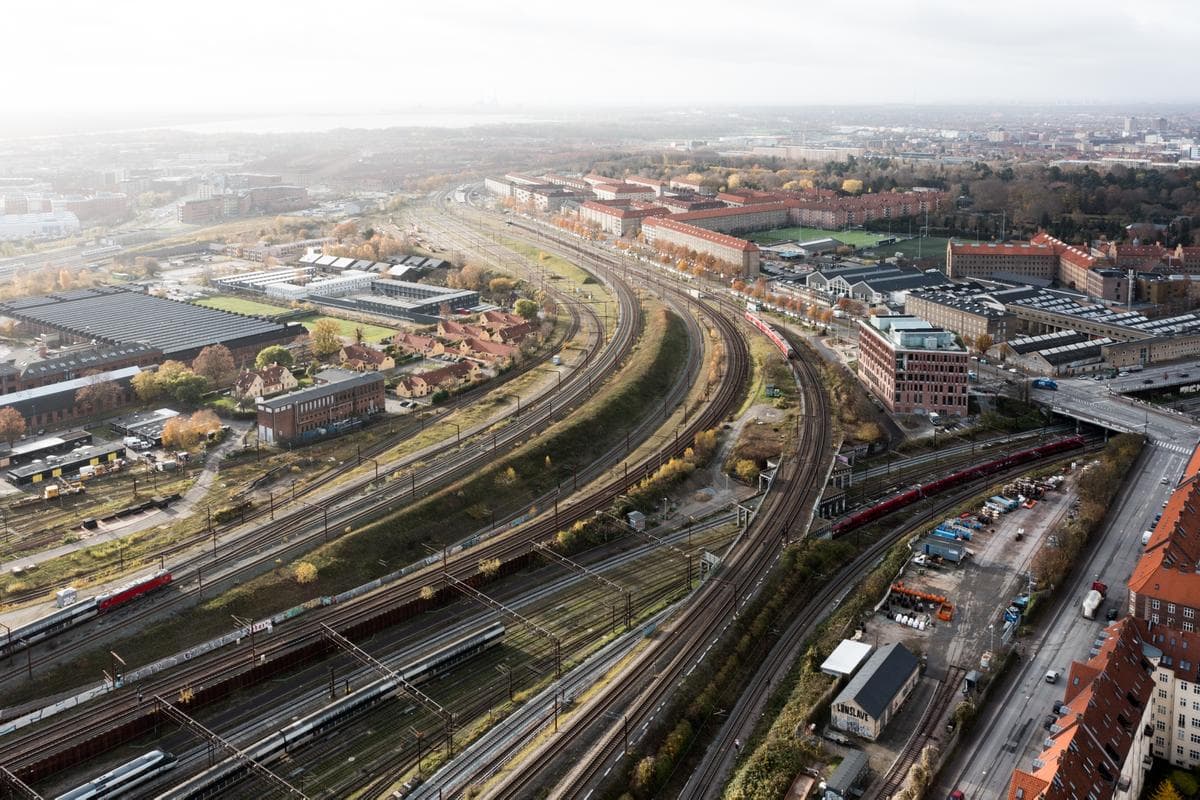 Overview af togbaner i byen